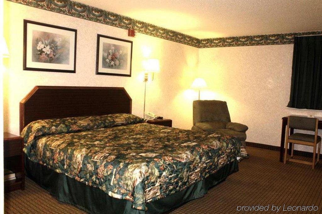 Garden City Inn Room photo