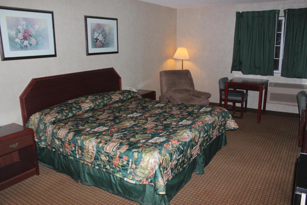 Garden City Inn Room photo